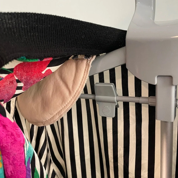 Vintage white and black striped floral 100% silk jacket/cardigan size 10 - Picture 4 of 12